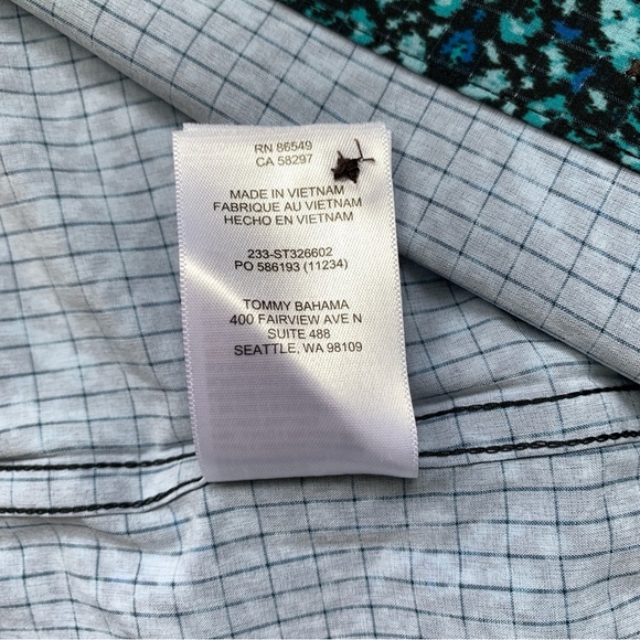 Men’s Tommy Bahama Coast Mosaic Geo Short Sleeve Beach Shirt size medium - Picture 3 of 9